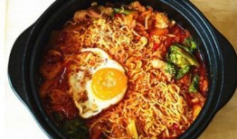 明星爆料煮泡面视频播放,煮泡面神技，一招解锁美味秘诀！